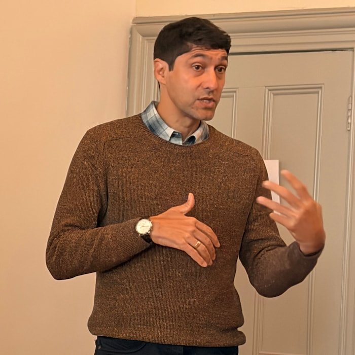 Brent Palmer presenting at public speaking workshop